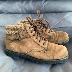 Vintage Women’s Brown Suede Outdoors Boot